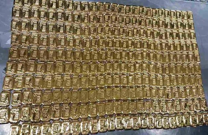 Bangladesh aeroportida bojxonada 25 kg oltin olib o‘tmoqchi bo‘lgan «kasal» qo‘lga olindi