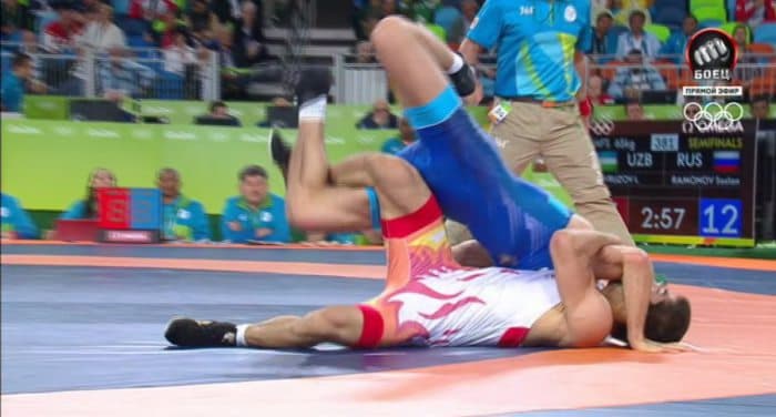 Erkin kurash. Magomed Ibragimov chorak finalda, Ixtiyor Navro‘zov yarim finalda yutqazdi