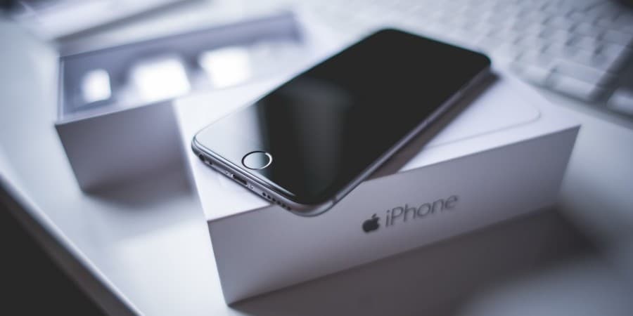 Toshkent bozorida xaridorgir bo‘lgan mobil telefonlar narxi e'lon qilindi