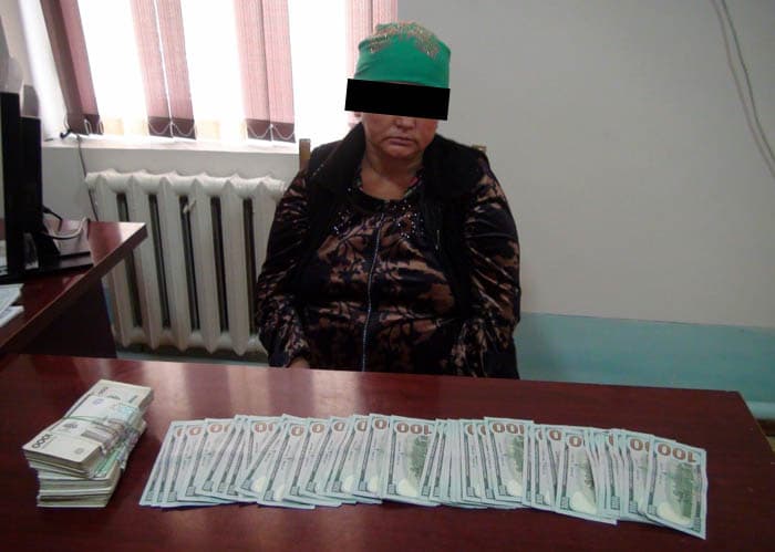 5 ming dollarni firibgarlik yo‘li bilan qo‘lga kiritgan folbin qo‘lga olindi