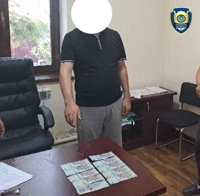 «Далолатномани йўқ қиламан»: сув таъминоти ходими пул олди