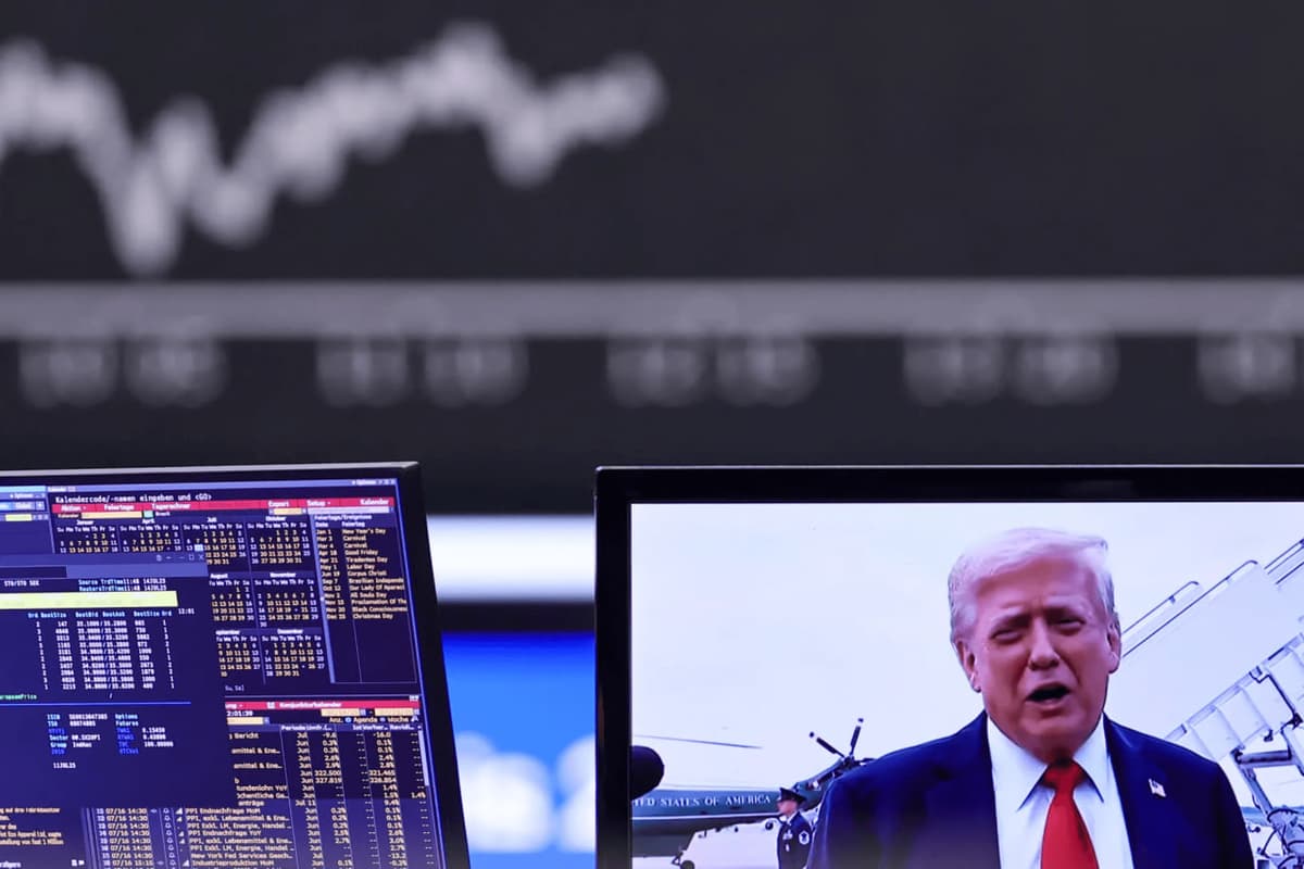 США ввели новые пошлины в отношении 60 стран