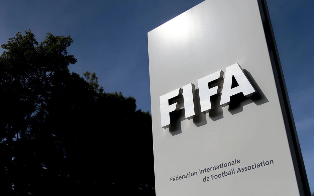 UYeFA bosimidan keyin FIFA bahsli rejadan voz kechdi