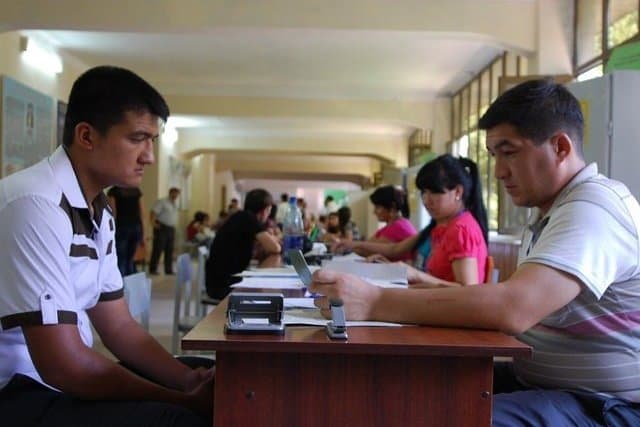 Abituriyentlarga: qabul komissiyasiga o‘rta maxsus diplomning notarial tasdiqlangan nusxasini topshirish shart emas