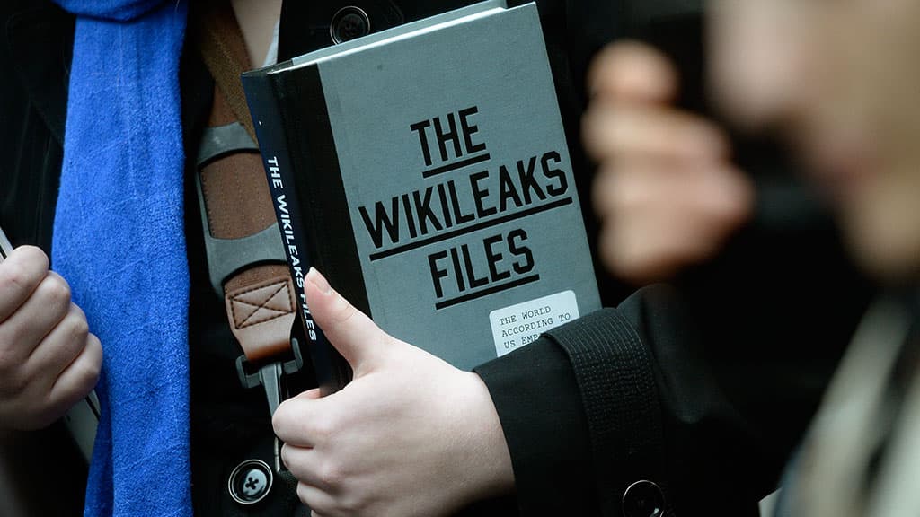 Wikileaks Fransiya prezidentligiga nomzod 2 siyosatchi bo‘yicha deyarli 5 ming hujjatni taqdim etdi