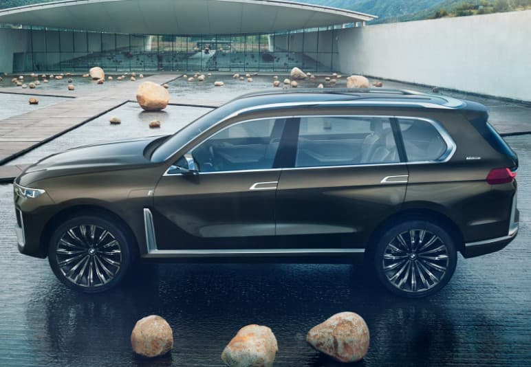 BMW kompaniyasining eng yirik krossoveri namoyish etildi