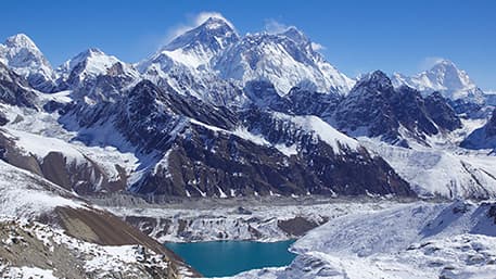 Everestda 4 alpinistning jasadi topildi