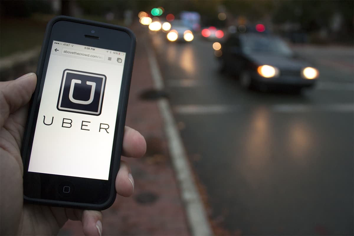 Tim Kuk Uber'ni barcha iPhone'lardan o‘chirib tashlash bilan tahdid qildi