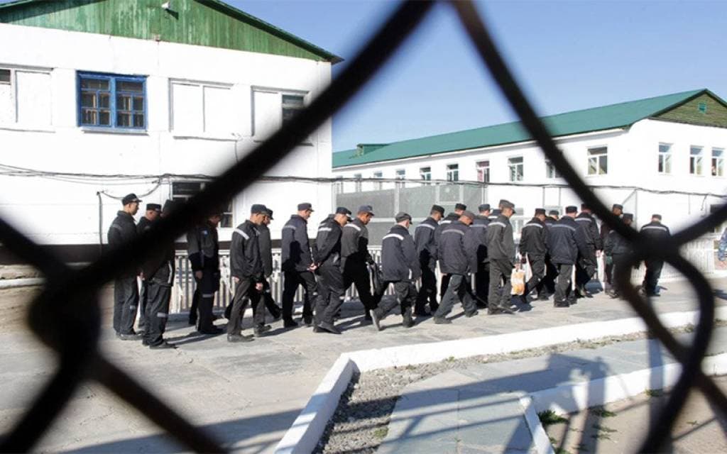 Tovoqsoyda mahkum devor bosib qolishi oqibatida vafot etdi