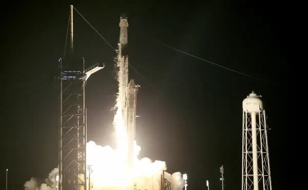 Верхняя ступень Falcon 9 столкнулась с Луной