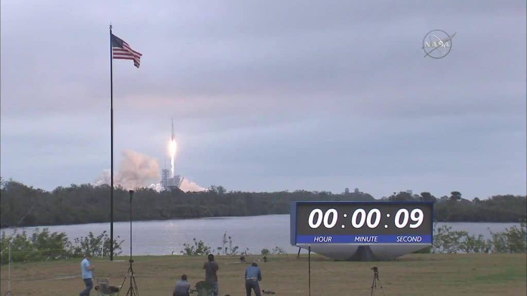 Dragon koinot kemasi birinchi marotaba Floridadagi 39A majmuasidan uchirildi