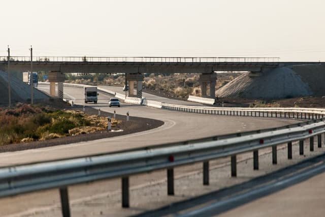 OTB Qashqadaryo viloyatidagi avtoyo‘llarni modernizatsiyalashtiradi