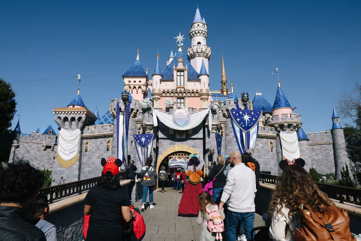 Disney ayol xodimlariga erkaklardan kamroq maosh bergani sabab 43,3 mln dollar tovon to‘laydi