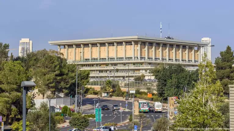 Isroilda favqulodda holat yana bir yilga uzaytirildi