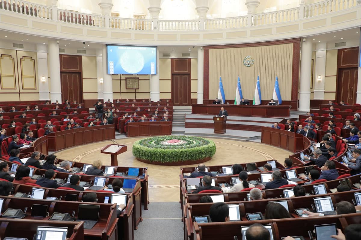 Hukumat qonundan tashqari 10 trln so‘m xarajat qilgan. Deputatlar 9 daqiqada bu xarajatlarni qonunga kiritib berdi
