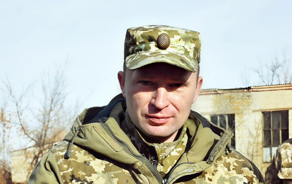 Зеленский Украина қуруқлик қўшинларига янги қўмондон тайинлади