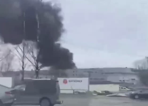 Peterburg yaqinida dron urib tushirildi va kuchli yong‘in chiqdi