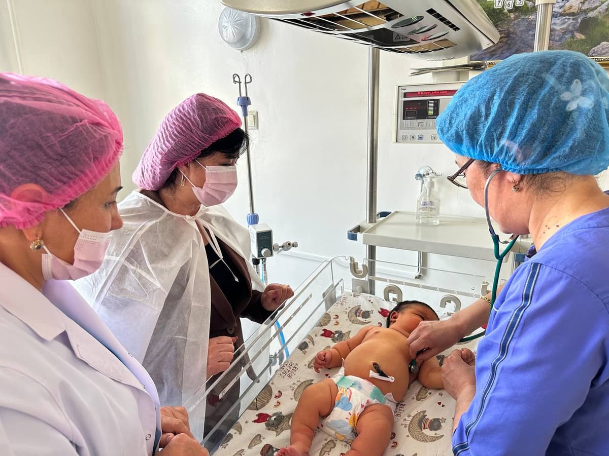 Toshkent viloyatida salkam 7 kiloli chaqaloq tug‘ildi