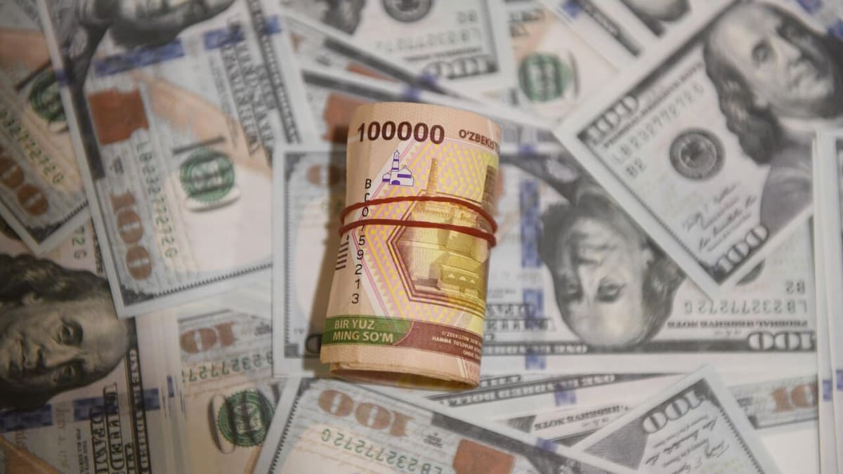Rubl va so‘m dollarga nisbatan qadrsizlandi, neft narxi yana arzonlashyapti – xalqaro moliya bozori sharhi
