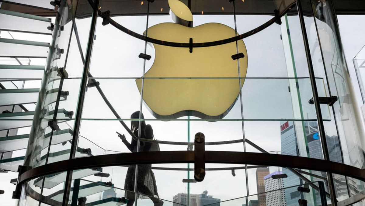 Apple o‘zining onlayn do‘konidan mustaqil OAV ilovalarini o‘chirib tashlayotganiga izoh berdi