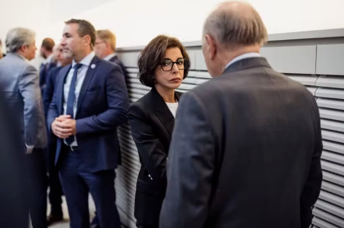 Fransiya prokuraturasi madaniyat vazirini sudga topshirishni talab qildi
