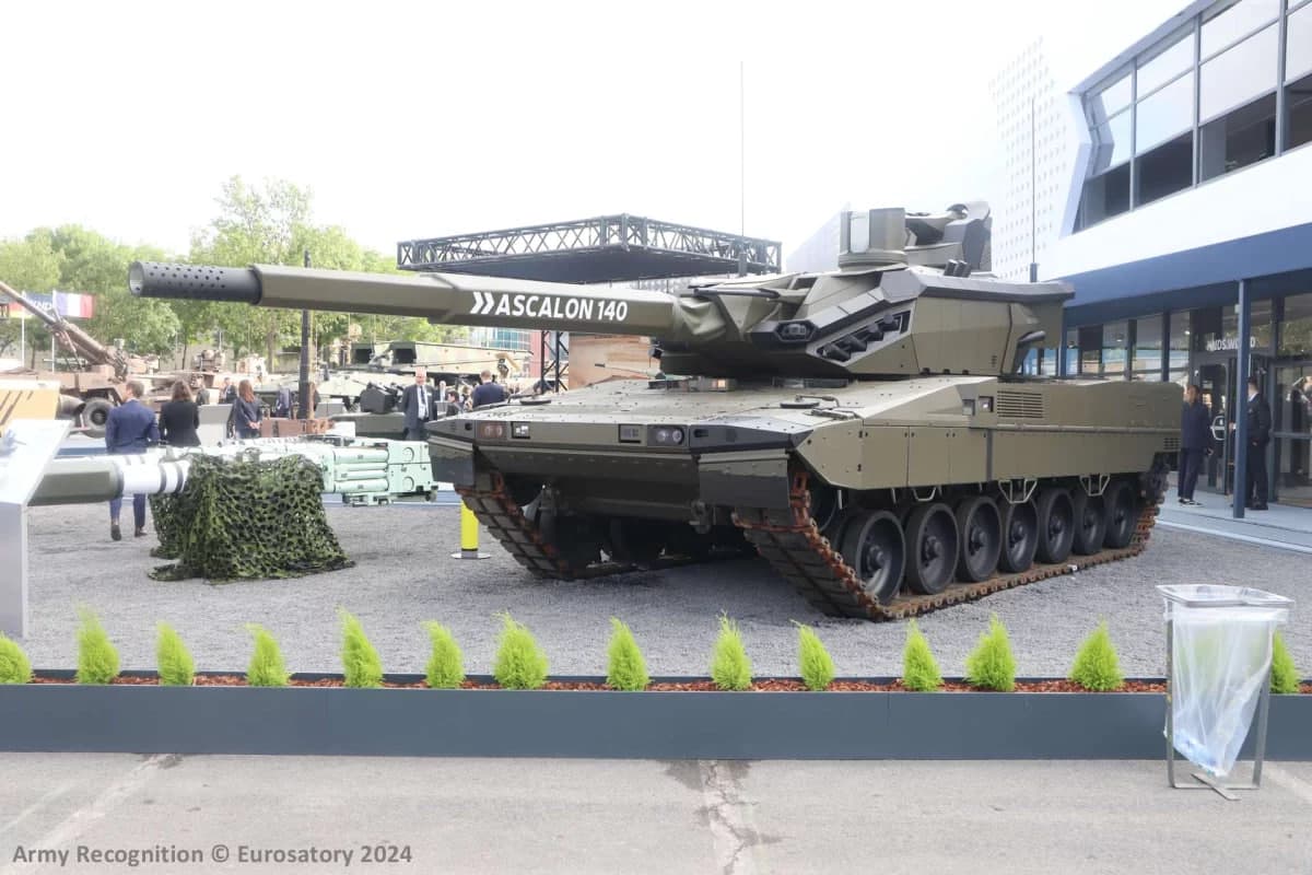 Parijda Eurosatory eng yirik qurol ko‘rgazmasi boshlandi