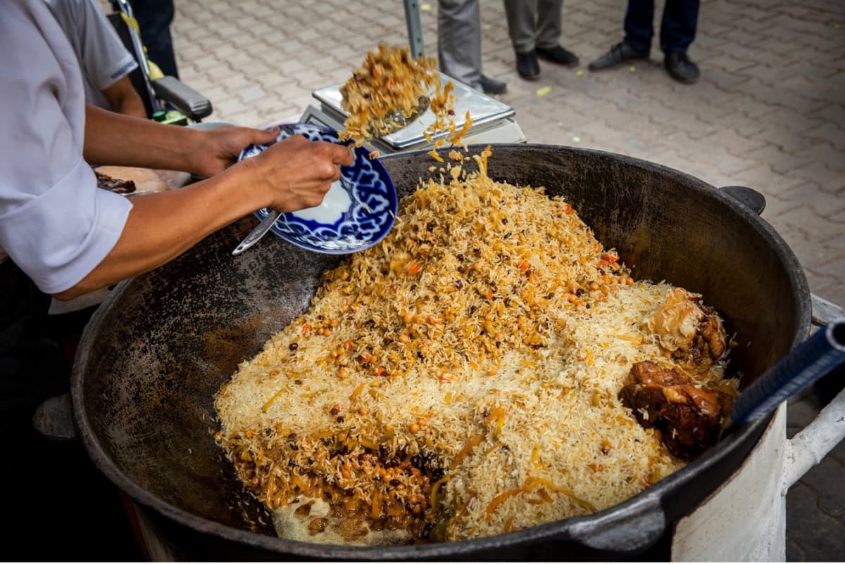Noyabrda qimmat va eng arzon palov qayerda tayyorlangani aytildi