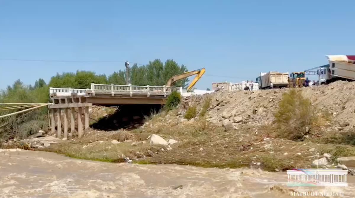 “Odamlar qiynalyapti” - Andijonda sel oqizib ketgan ko‘prik qachon tiklanadi?
