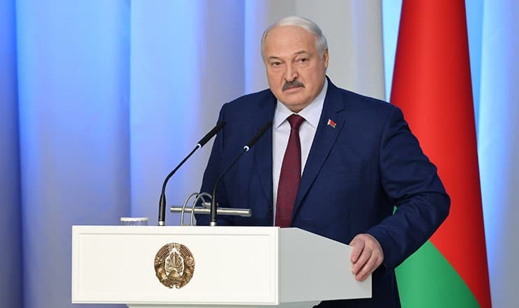 Lukashenko Belarusda norozilik namoyishlari takrorlansa, internetni «butunlay o‘chirib qo‘yish» bilan tahdid qildi