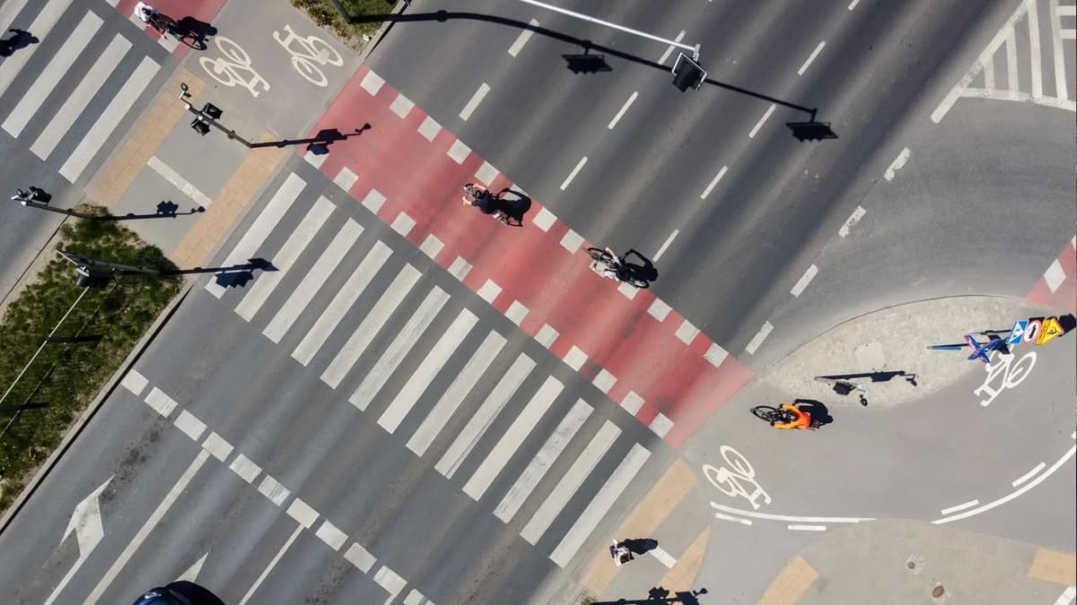 Varshava ko‘chalaridagi o‘limlar 2 barobarga kamaytirildi: qanday qilib?