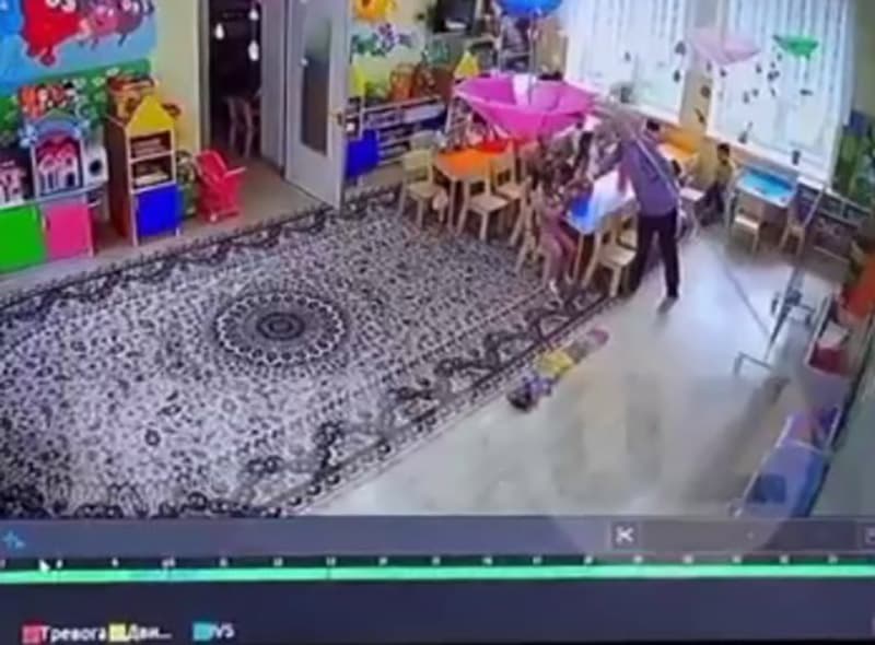 Toshkentdagi bog‘chada bolalarni qo‘rqitib, qo‘pollik qilgan tarbiyachi ishdan olindi
