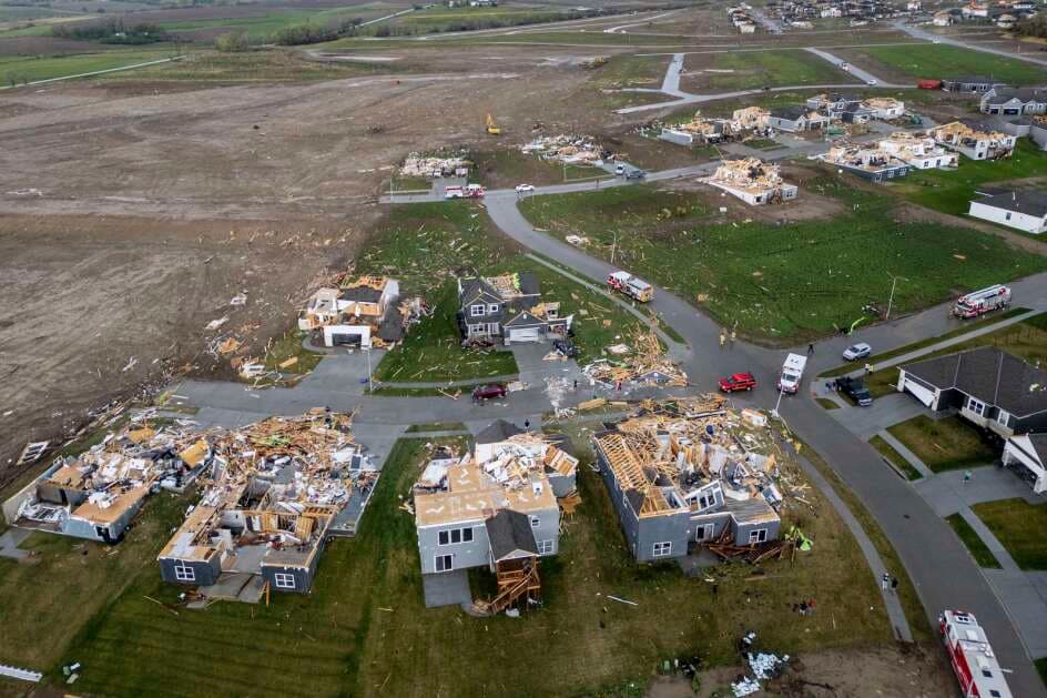 Halokatli tornado AQSh bo‘ylab yuzlab uylarga zarar yetkazdi