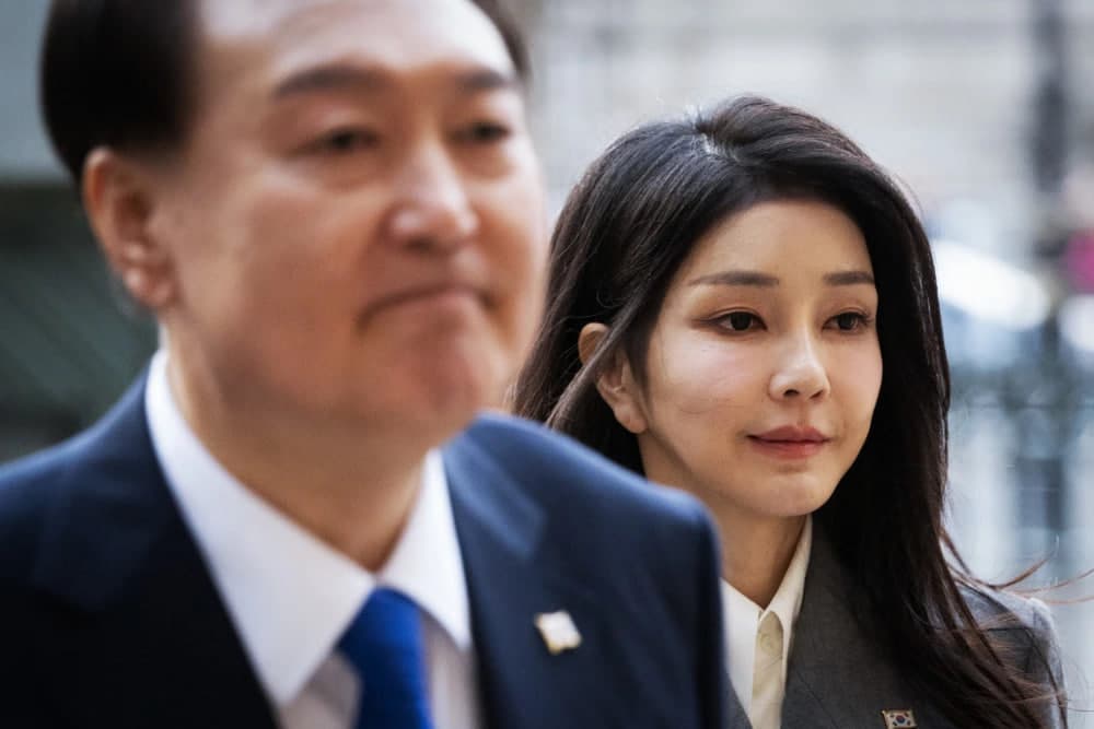 Janubiy Koreya prezidenti rafiqasidan poraxo‘rlik ayblovi olib tashlandi