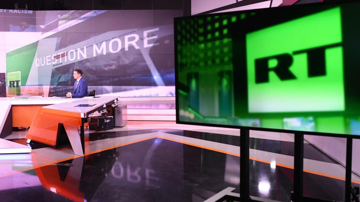 АҚШ ҳукумати RT телеканалини Россия разведкаси учун ишлаганликда айблади