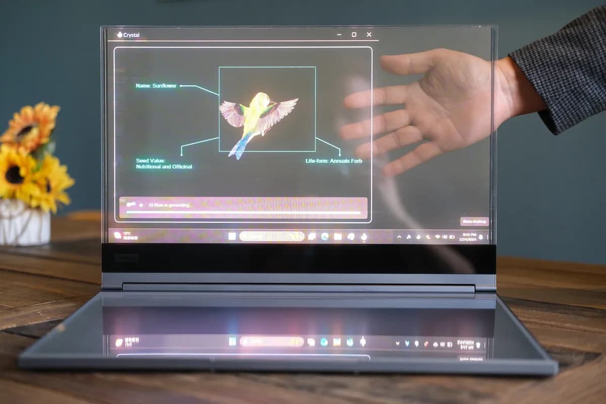 Lenovo shaffof MicroLED displeyli noutbukni namoyish etdi