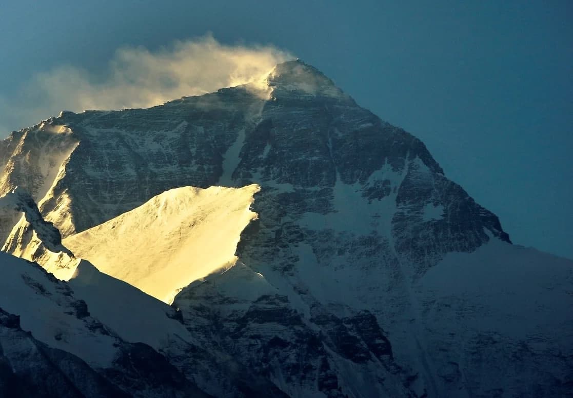 Xitoylik olimlar Everestning o‘sganini qayd etdi