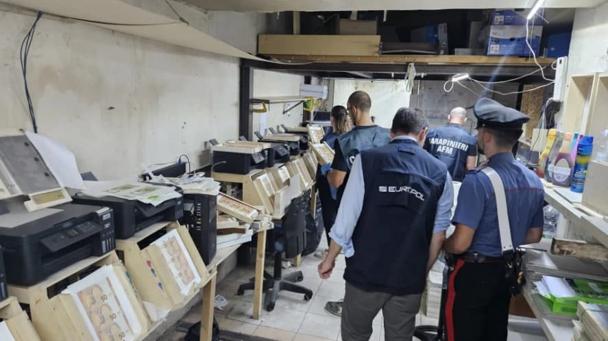 YeIda 11 mln yevrolik qalbaki banknotlar tayyorlagan shaxs hibsga olindi