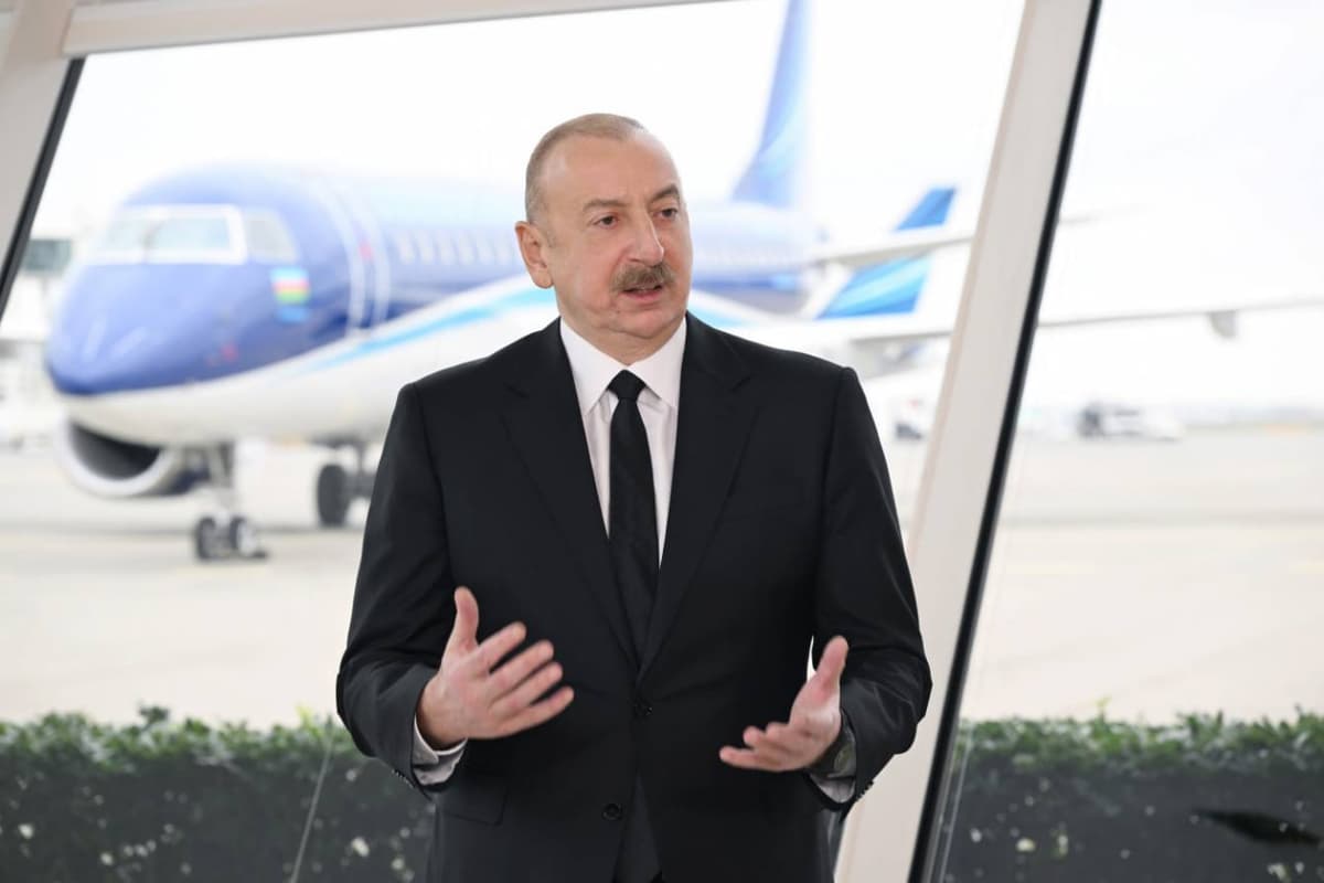 Aliyev: AZAL xavfsizlik nuqtayi nazaridan RF shaharlariga parvozlarni to‘xtatdi