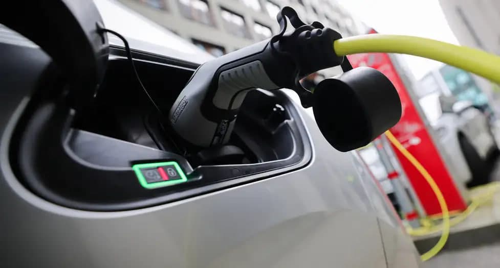 11 oyda 215 mln dollarlik elektromobil import qilindi