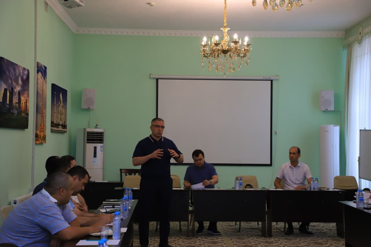 Sement ishlab chiqaruvchilar arzon sement sotayotgan Andijondagi zavod ustidan shikoyat qildi