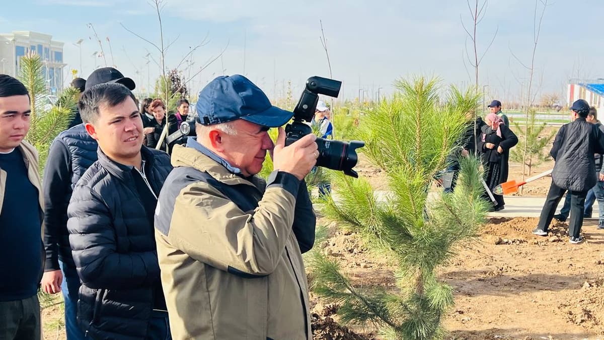 Toshkent viloyati hokimi «vaqtincha fotosuratchi» vazifasini bajardi