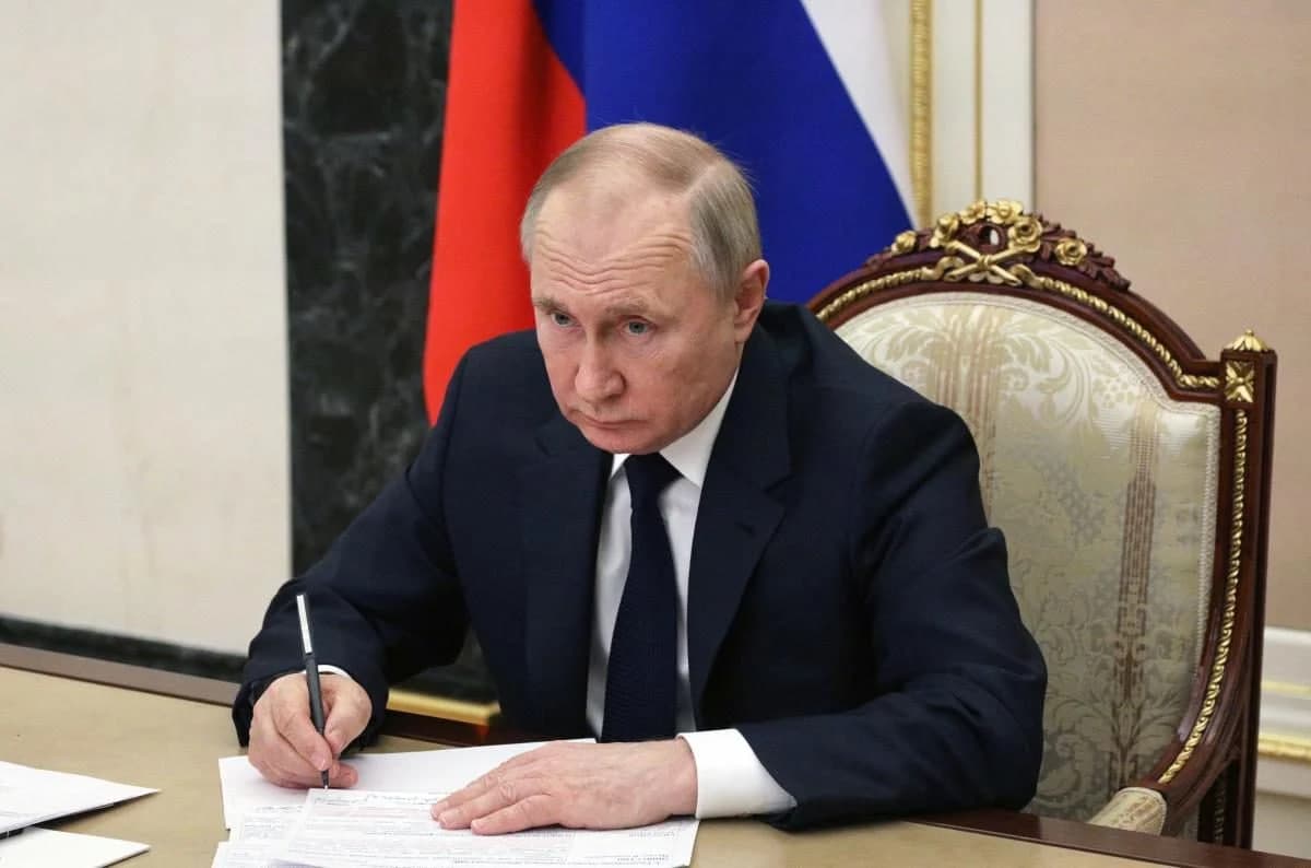 Putin tomonidan bir yilda imzolangan farmonlarning yarmi maxfiy bo‘lgan