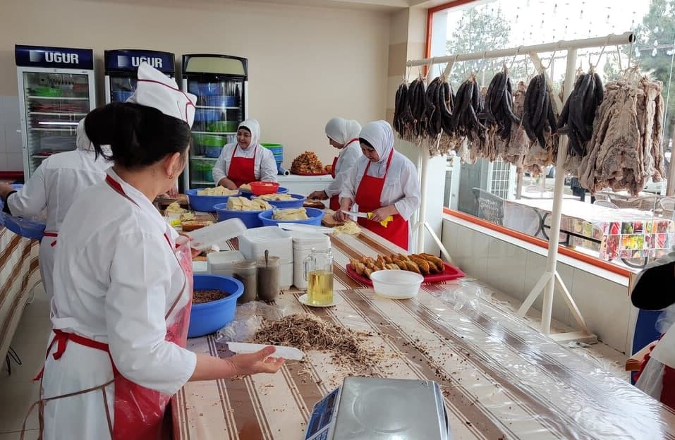 “Soliq yuki 27 foizni tashkil etyapti” - Murod Muhammadjonov kafe va restoranlarga oid qator takliflar berdi