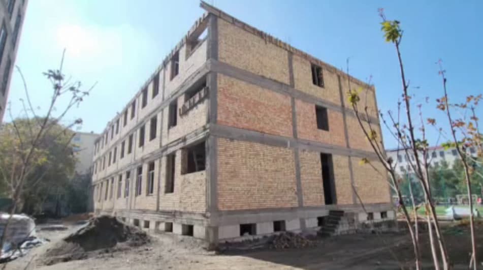 Samarqandda yangi talabalar yotoqxonasi sifatsiz qurilayotgani aniqlandi
