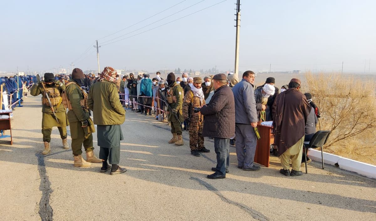 O‘zbekistonlik shifokorlar Afg‘onistonda 1300 nafardan ziyod insonlarni bepul tibbiy ko‘rikdan o‘tkazdi.