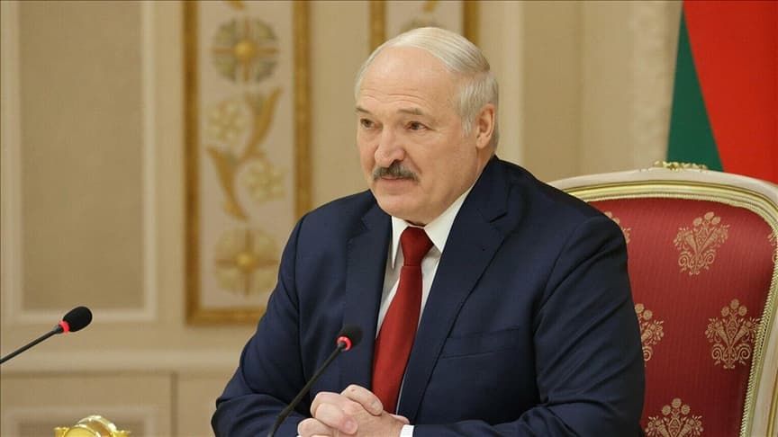Lukashenko prezidentlikdan ketsa, o‘zini va oilasini sud qilishni taqiqladi