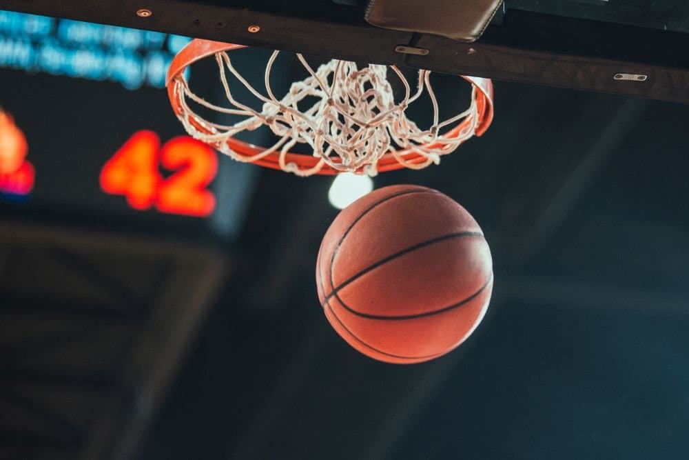 Basketbol federatsiyasi rahbarlari talon-torojlik uchun jazolandi