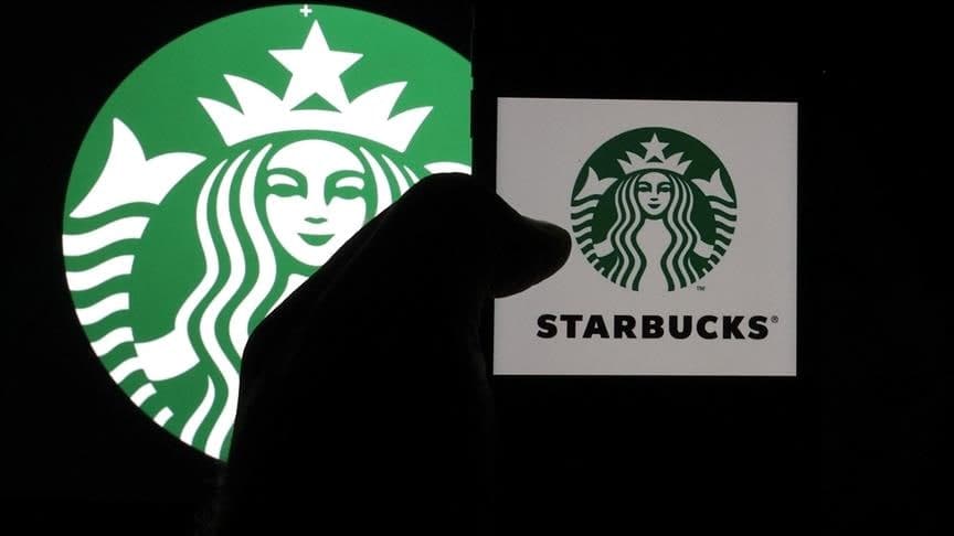Starbucks global sotuvlar tarixidagi eng keskin pasayish haqida xabar berdi