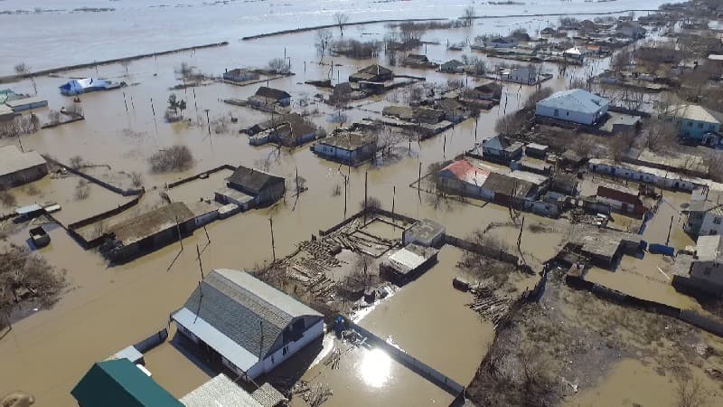 Qozog‘istonda suv toshqinlari tufayli kuydirgi qabristonlari ochilib ketdi