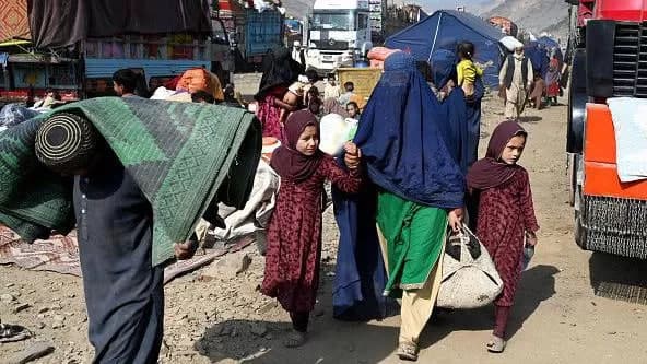 Pokistonda afg‘onlarga qarshi reydlar boshlandi. Yuz minglab kishilar chegara tomon qochmoqda